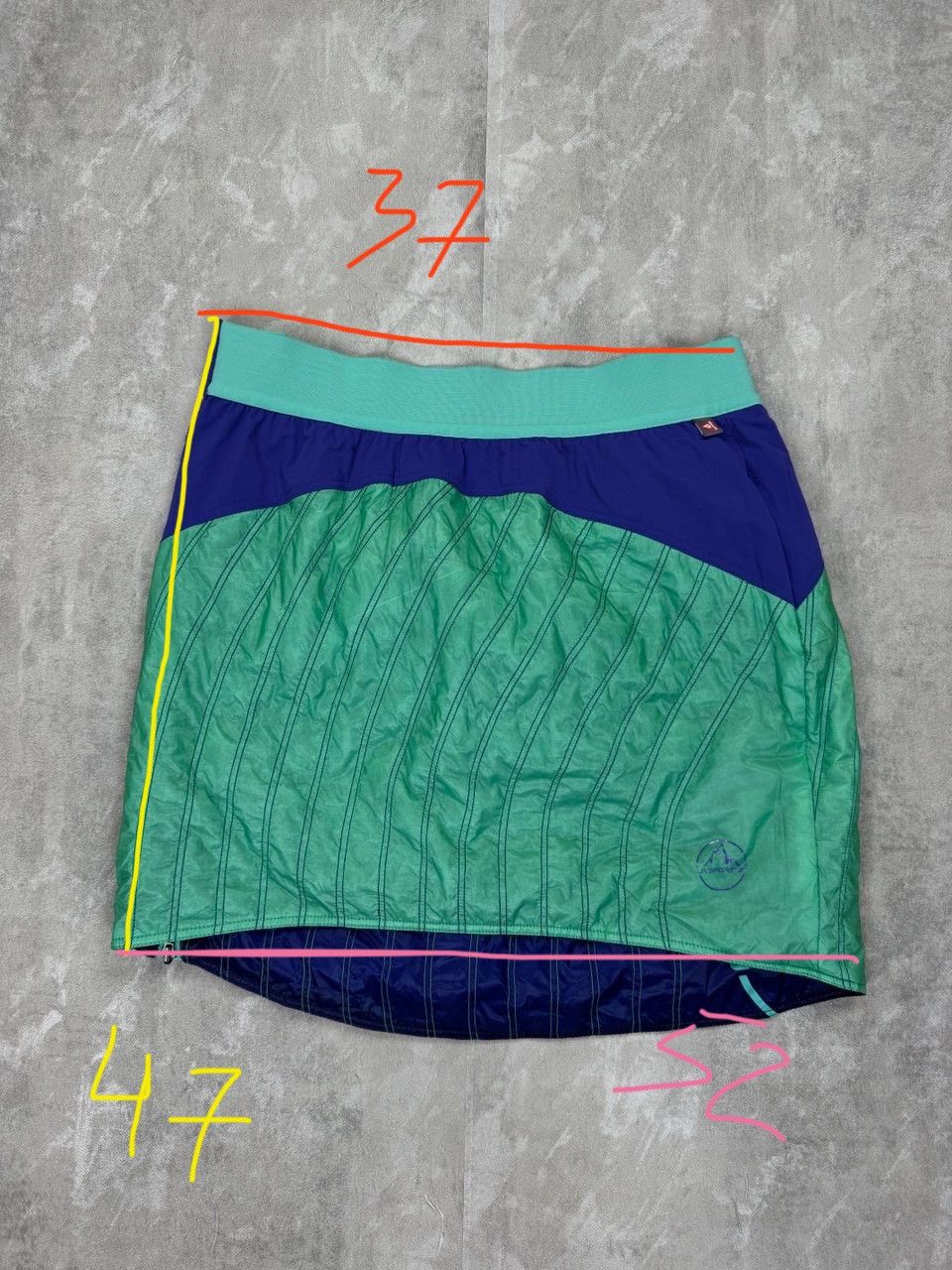 La Sportiva LA Sportiva Quilted Warm Up Mini reversible Skirt Hiking Size 29" - 9 Thumbnail