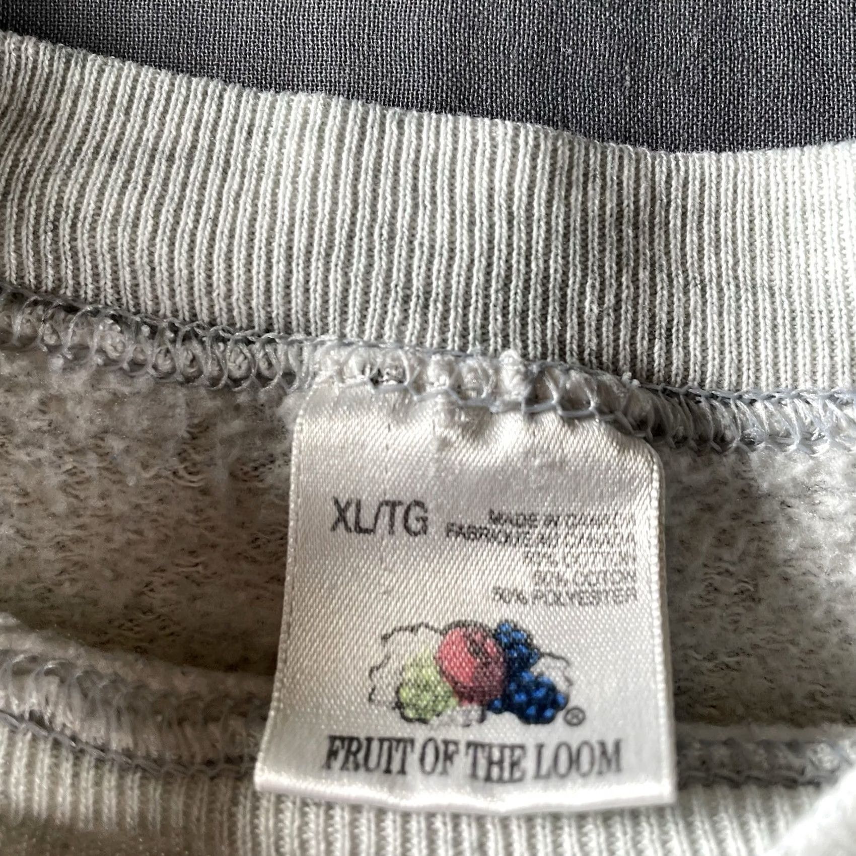 Vintage FOX Q94 FM Pullover Sweatshirt XL Men Gray Rock Crewneck Canada Sweatshirt Crewneck Mens 1290 Winnipeg Radio Size US XL / EU 56 / 4 - 3 Thumbnail