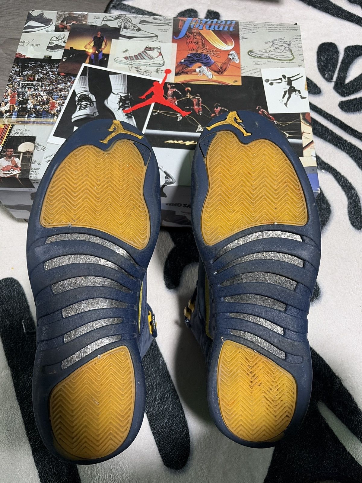 Jordan Brand Jordan 12 Michigan Size US 12 / EU 45 - 5 Thumbnail