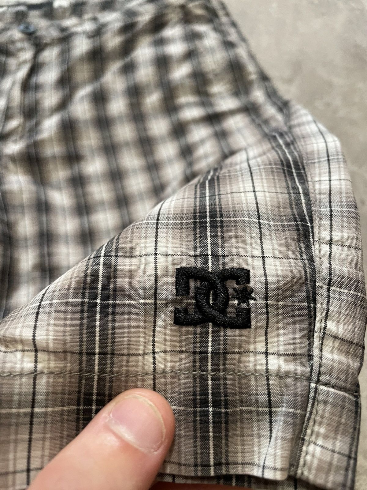 DC × Vintage Vintage DC Shoes Skateboarding Checkered Shorts Size S Size US 30 / EU 46 - 5 Thumbnail
