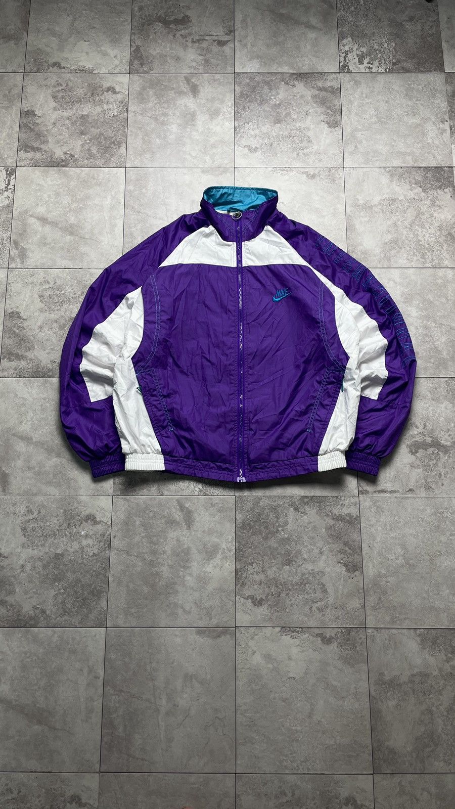 image of Nike 90's International Vintage Nylon Jacket Old in Black, Men's (Size Medium)