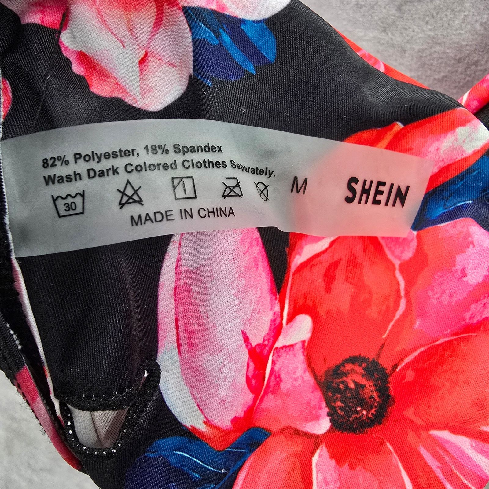 Shein Shein Black Pink Floral Triangle Clasp Bikini Top Medium Size ONE SIZE - 8 Thumbnail