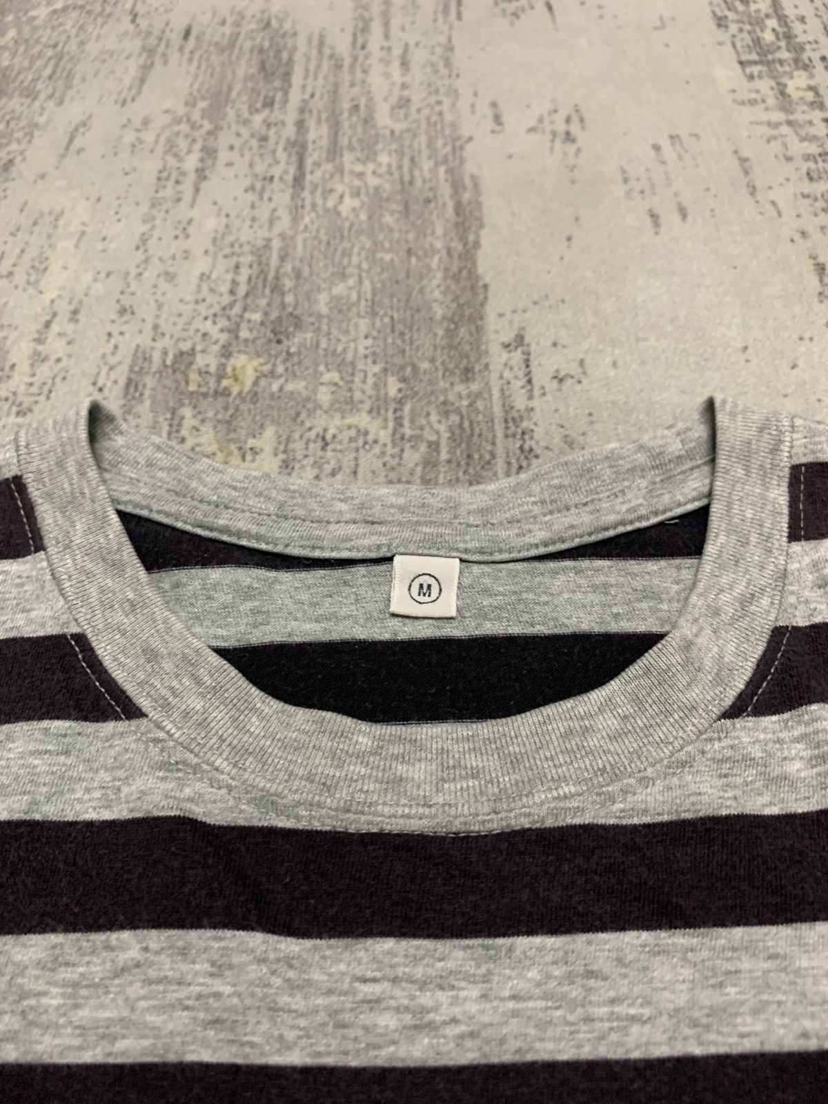 Japanese Brand VINTAGE UNIQLO STRIPED DESIGN TEE Size US M / EU 48-50 / 2 - 5 Thumbnail