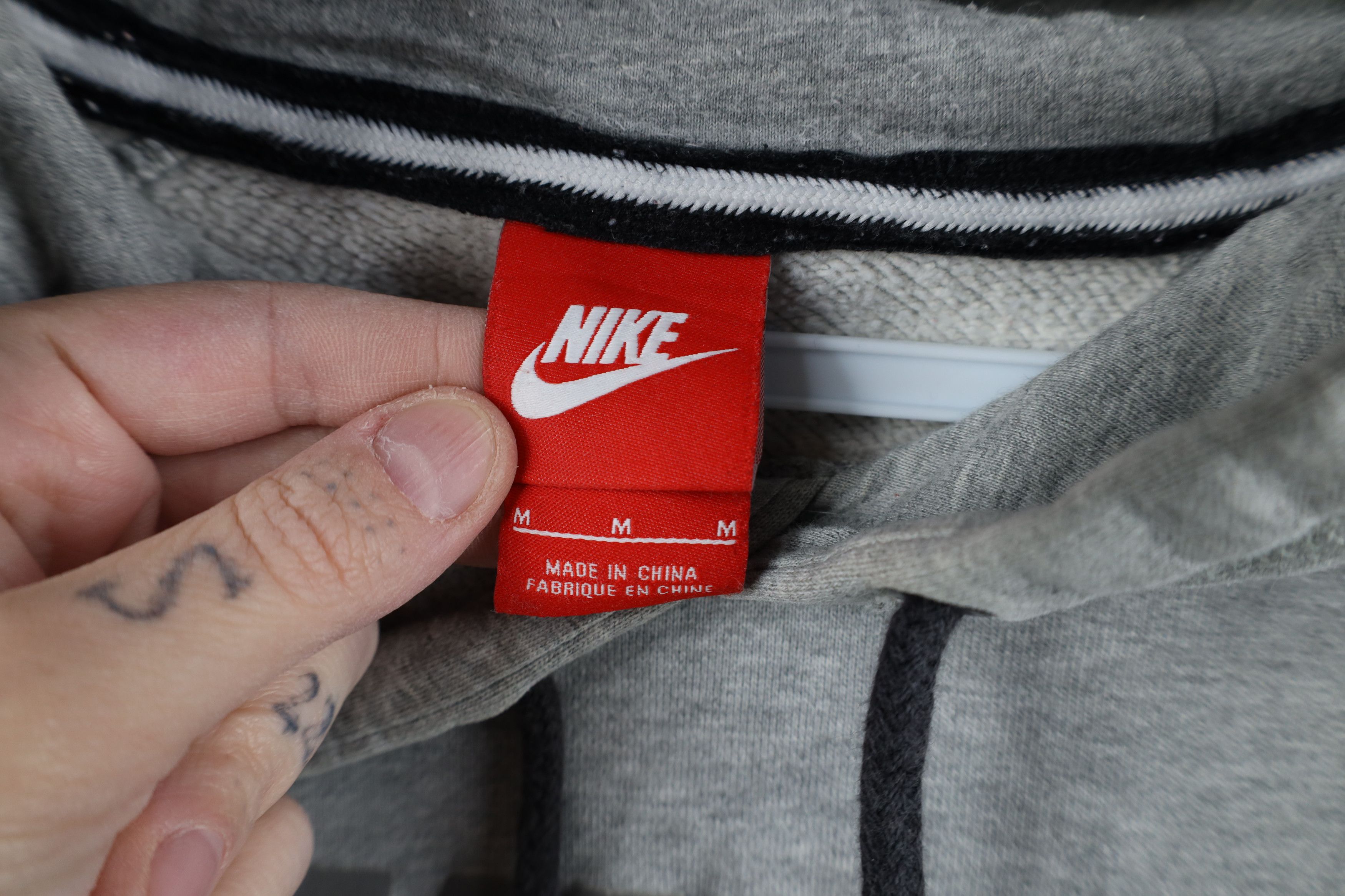 Nike Vintage Y2K Nike Air Reflective Travis Scott Swoosh Hoodie Size US M / EU 48-50 / 2 - 9 Thumbnail