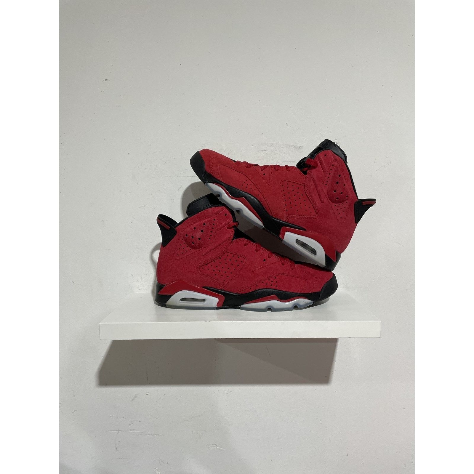 Jordan Brand NIKE JORDAN 6 TORO BRAVO SIZE 11 PREOWNED Size US 11 / EU 44 - 1 Thumbnail
