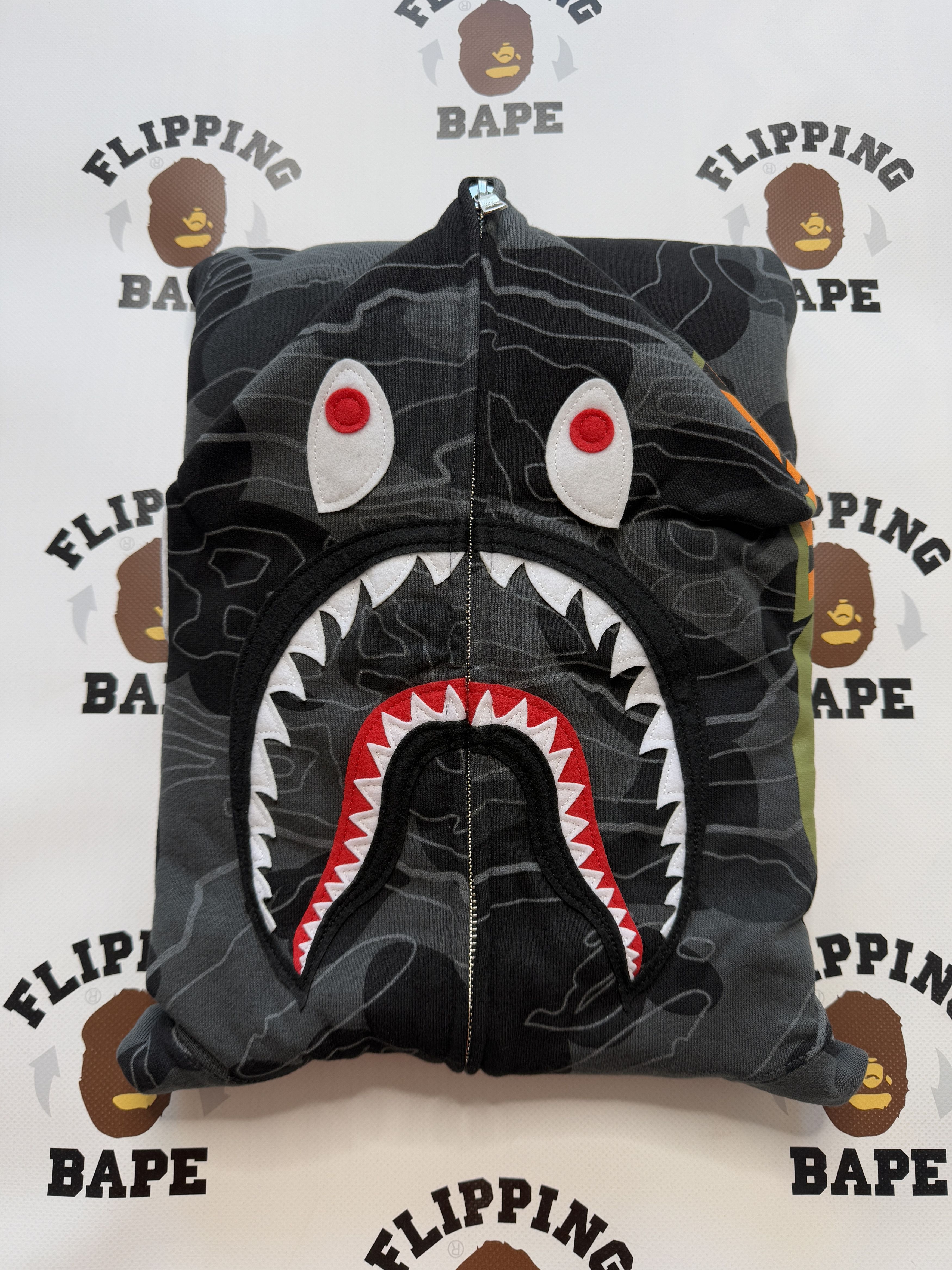 Bape BAPE LAYERED LINE CAMO SHARK FULL ZIP HOODIE Size US XXL / EU 58 / 5 - 19 Thumbnail