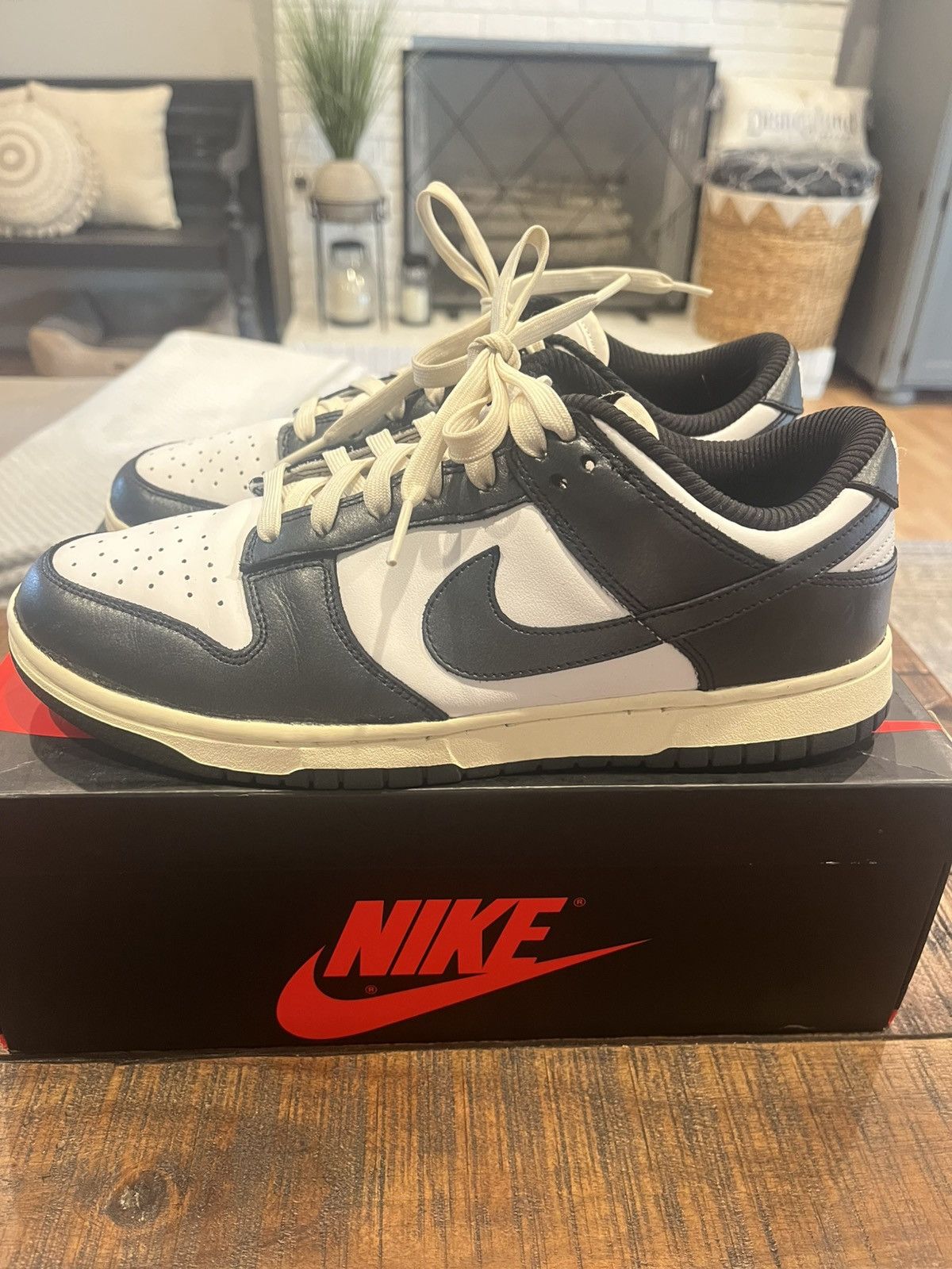 Nike Nike Dunk Low “Vintage Panda” Size US 9.5 / IT 39.5 - 10 Thumbnail