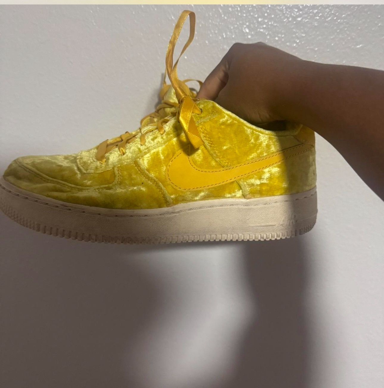 Nike Nike Yellow velvet Air Force 1 trainers Size US 8 / IT 38 - 2 Thumbnail