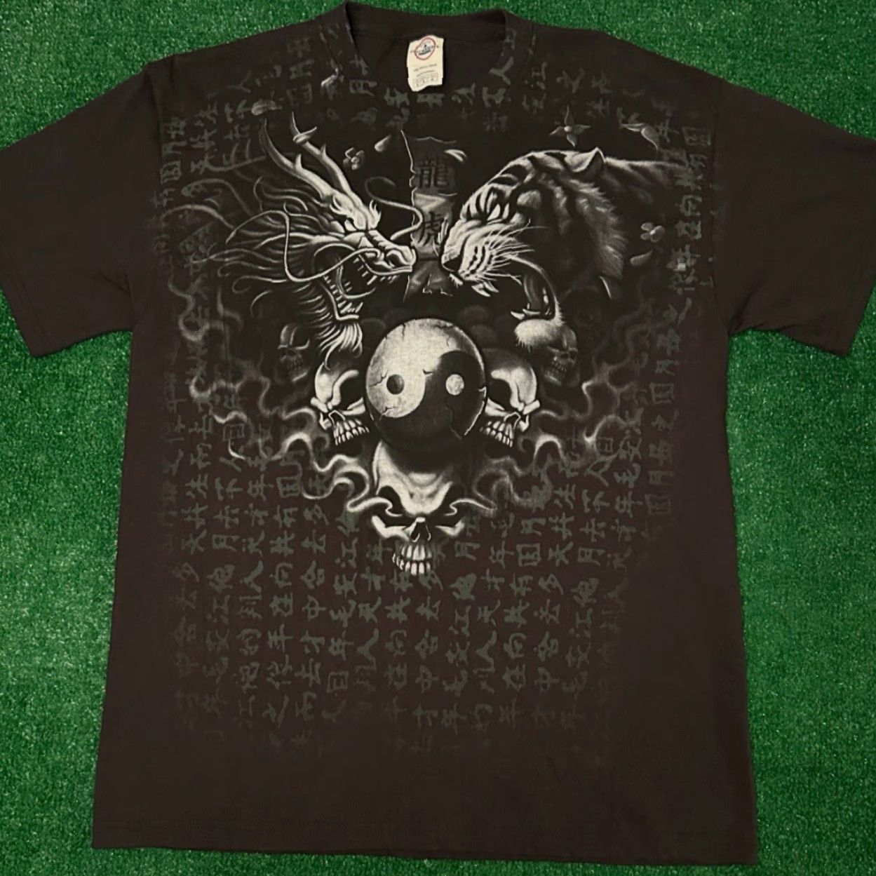 Vintage VINTAGE Y2K Skull Ying Yang Tribal MMA Grunge Punk Hip Hop VTG Shirt Mens Size M Black All Over Print Shirt Mens M Size US M / EU 48-50 / 2 - 3 Thumbnail