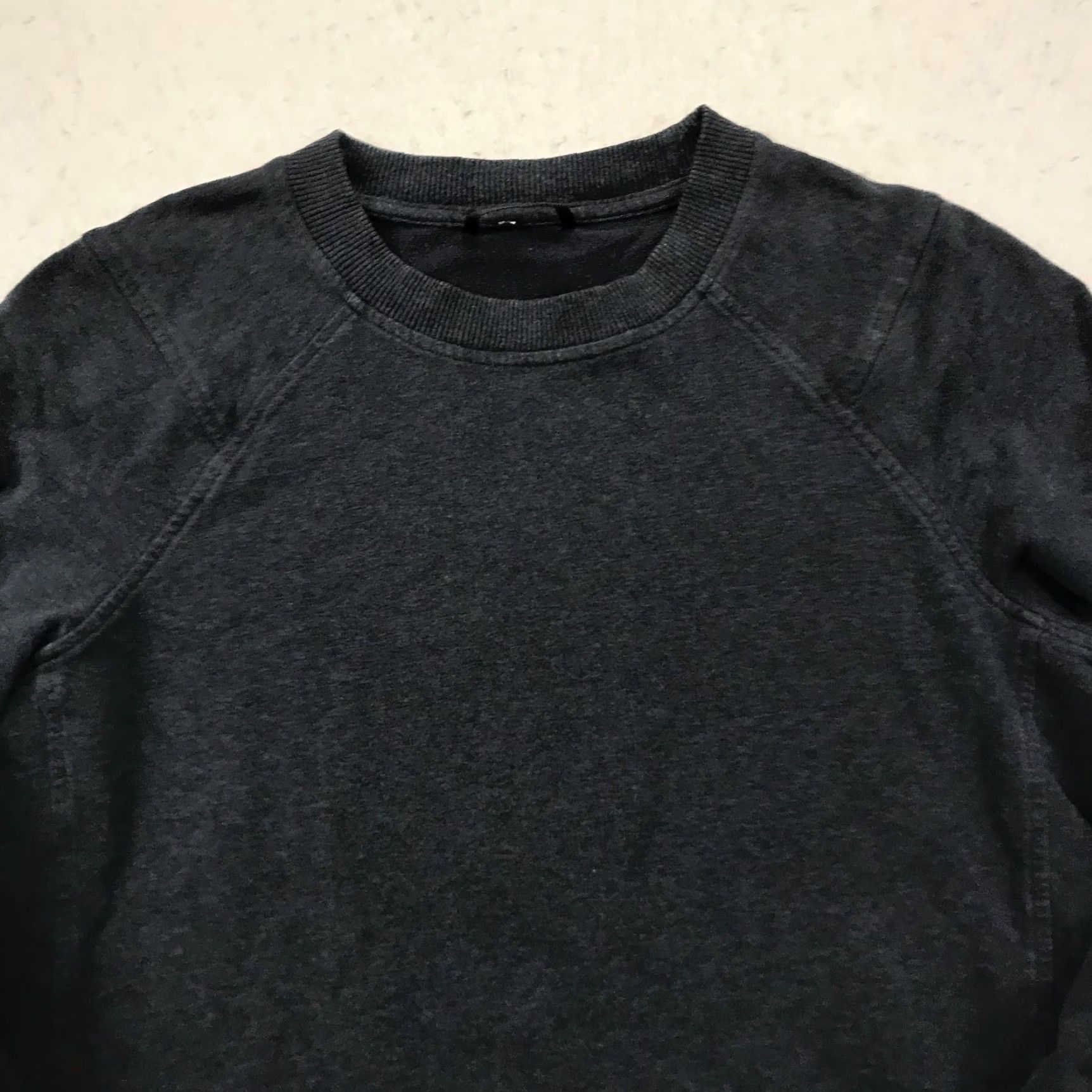 Lululemon Lululemon Sweatshirt Womens Small Blue Dark Crewneck Pullover Activewear Yoga Sweatshirt | Cotton Blend | Logo | Regular Fit | Size S | Women Size S / US 4 / IT 40 - 2 Thumbnail