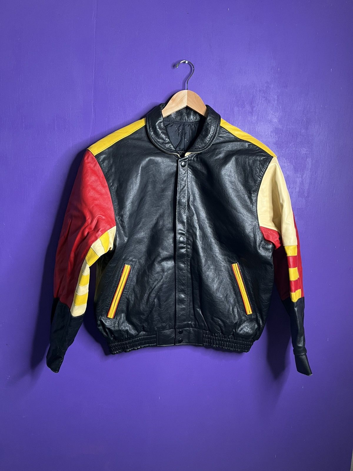 Vintage Vintage 90s big eagle boxy leather jacket Size US L / EU 52-54 / 3 - 1 Thumbnail