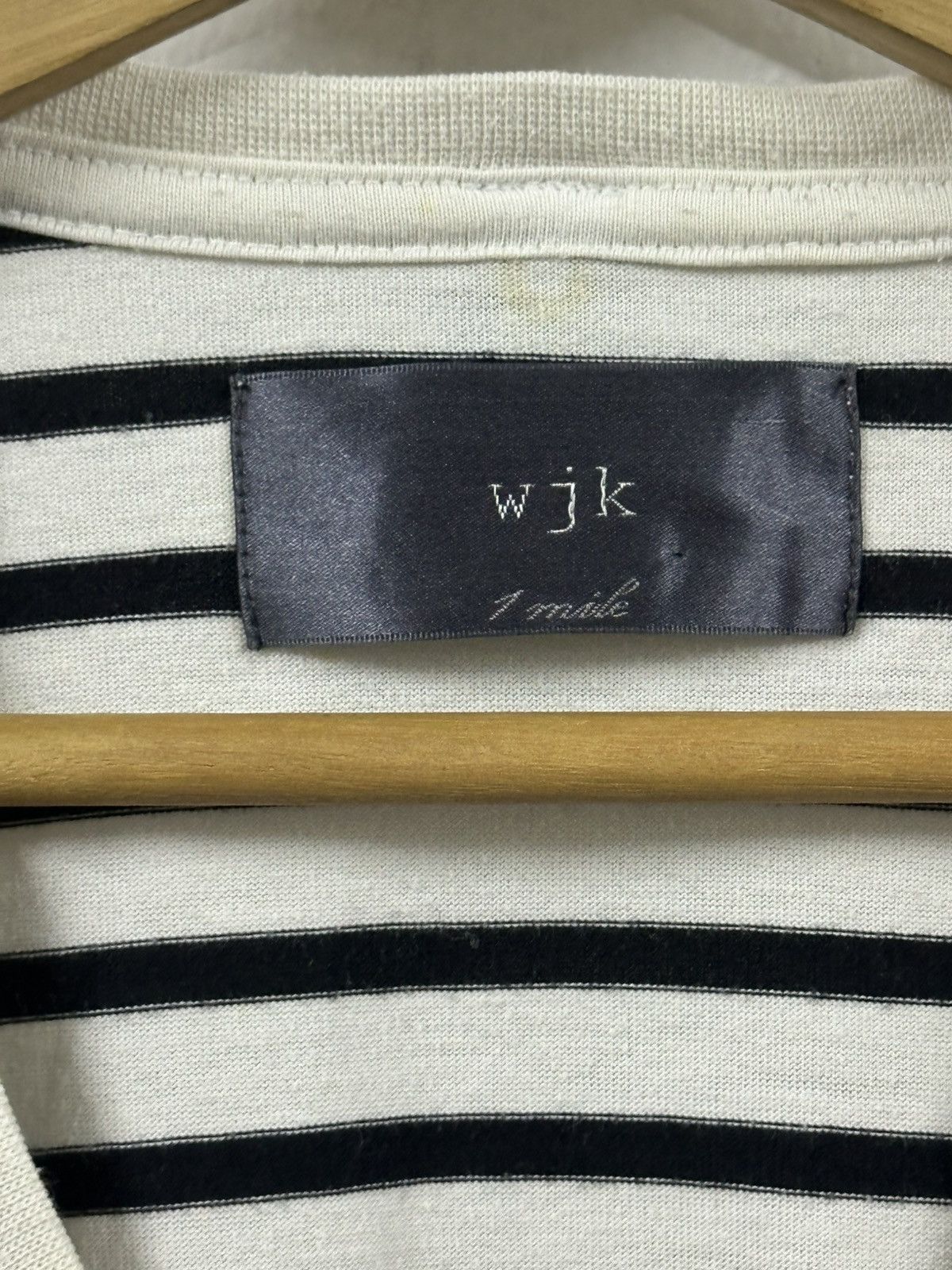 wjk Wjk®️ 1 miles Stripes V-Neck S/S Tee Size US M / EU 48-50 / 2 - 6 Thumbnail