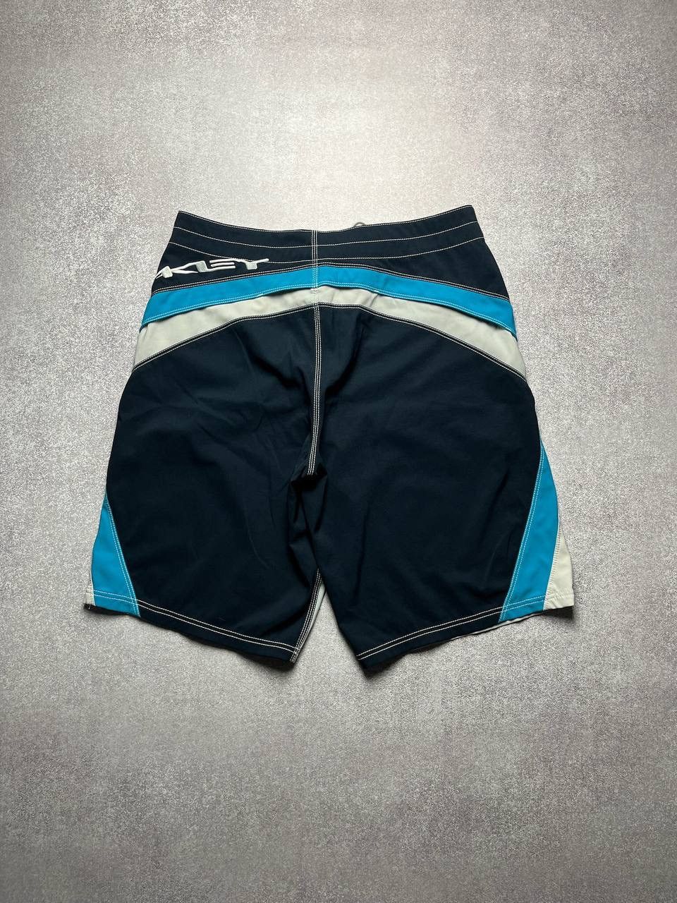 Oakley × Vintage Vintage Oakley Grey Summer Shorts 36 Size US 36 / EU 52 - 8 Thumbnail