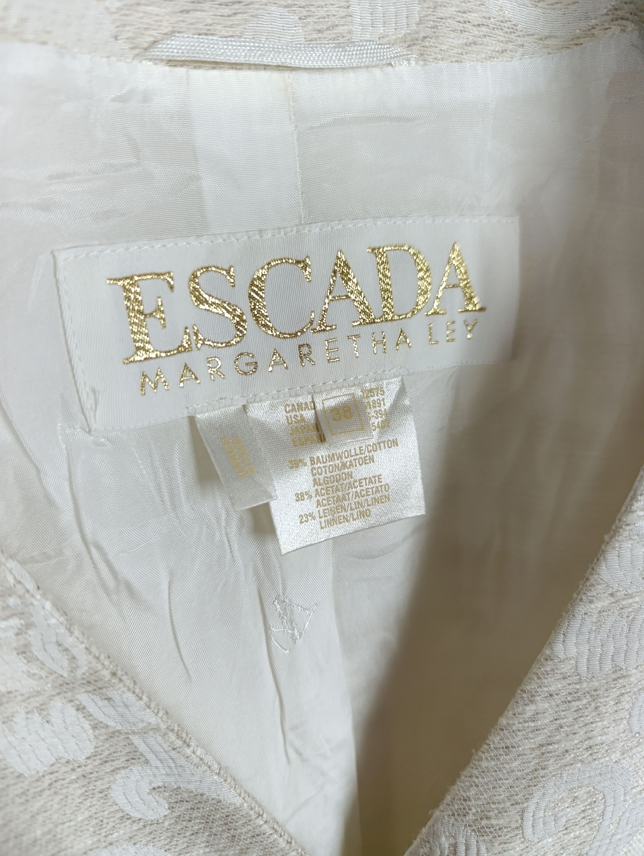 Escada ESCADA BY MARGARETHA LEY VINTAGE FLORAL JACKET Size XS / US 0-2 / IT 36-38 - 9 Thumbnail