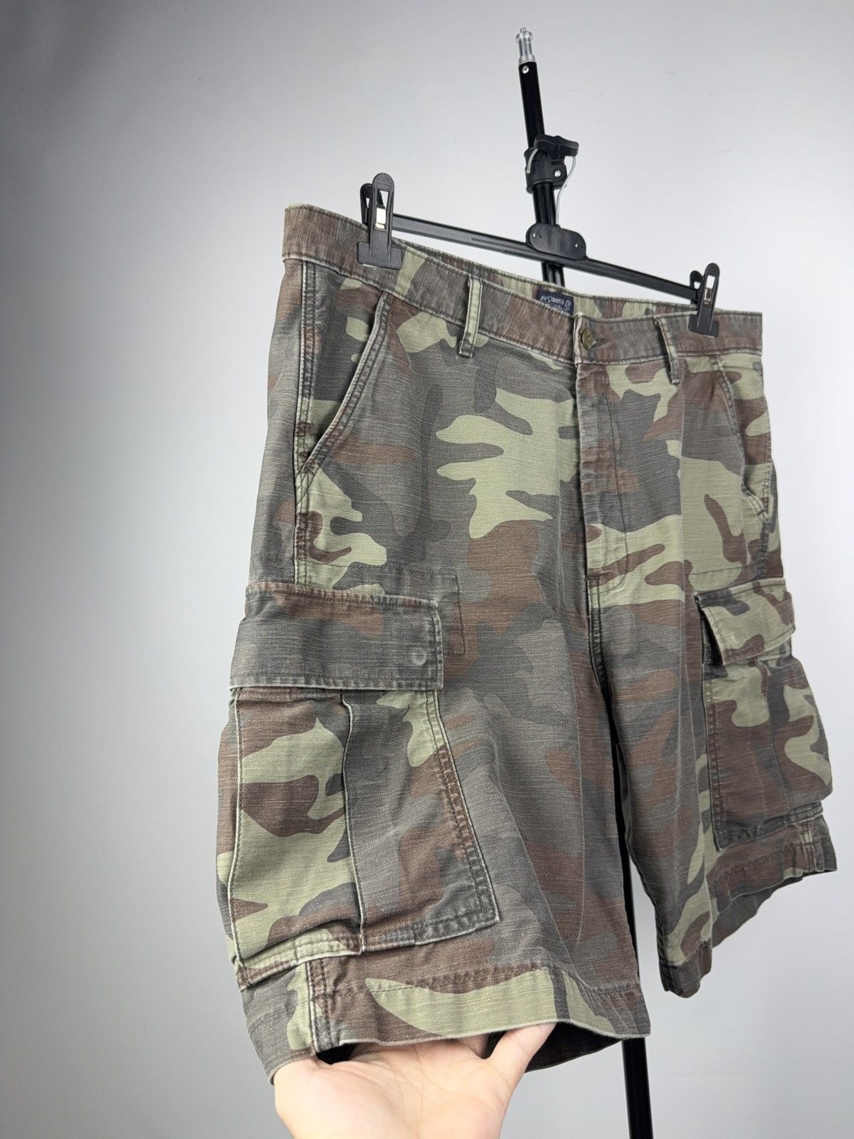 Levi's Retro Y2K 00s Levi’s Camo Cargo Shorts Label Utility Fit Size US 36 / EU 52 - 2 Thumbnail