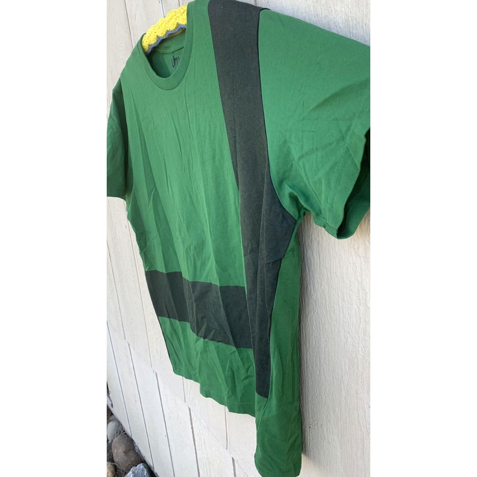 Uniqlo Uniqlo T-Shirt Geometric Color & Rythm MoMA Special Edition XXL Green Mens Crew Neck Short Sleeve Graphic Tee Size US XXL / EU 58 / 5 - 3 Thumbnail