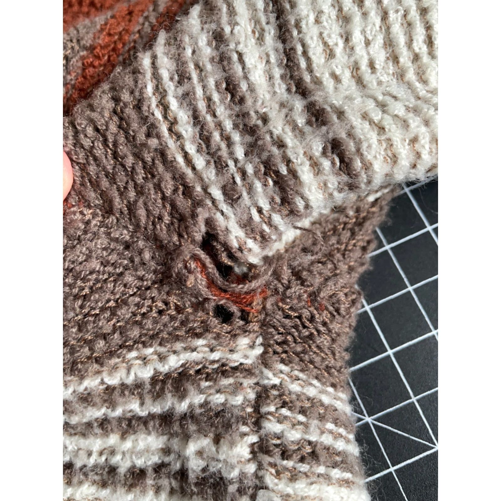 Vintage VINTAGE Alfie California Sweater Mens M Sweatshirt Knit V-Neck Chunky Pullover 70s 80s Preppy Retro Brown Red Beige Striped Regular Fit Long Sleeve Size US M / EU 48-50 / 2 - 5 Thumbnail