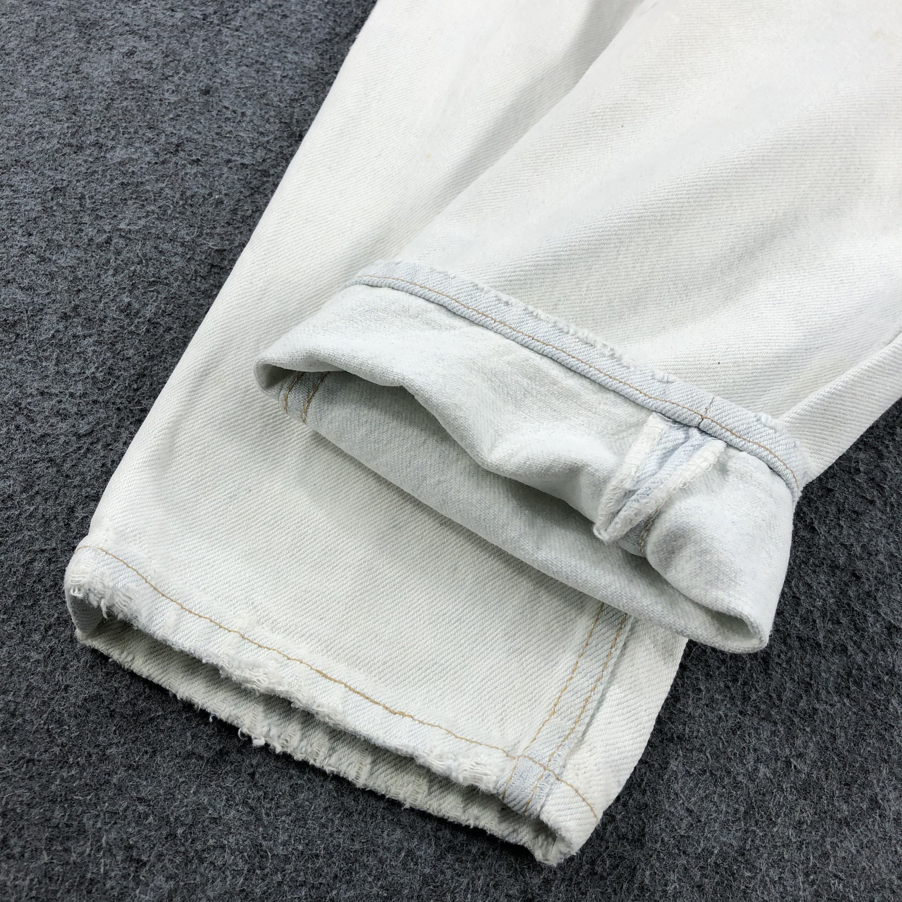 Levi's × Vintage 90s Vintage Light Wash Levis 550 Jeans-JM1196 Size US 31 - 7 Thumbnail