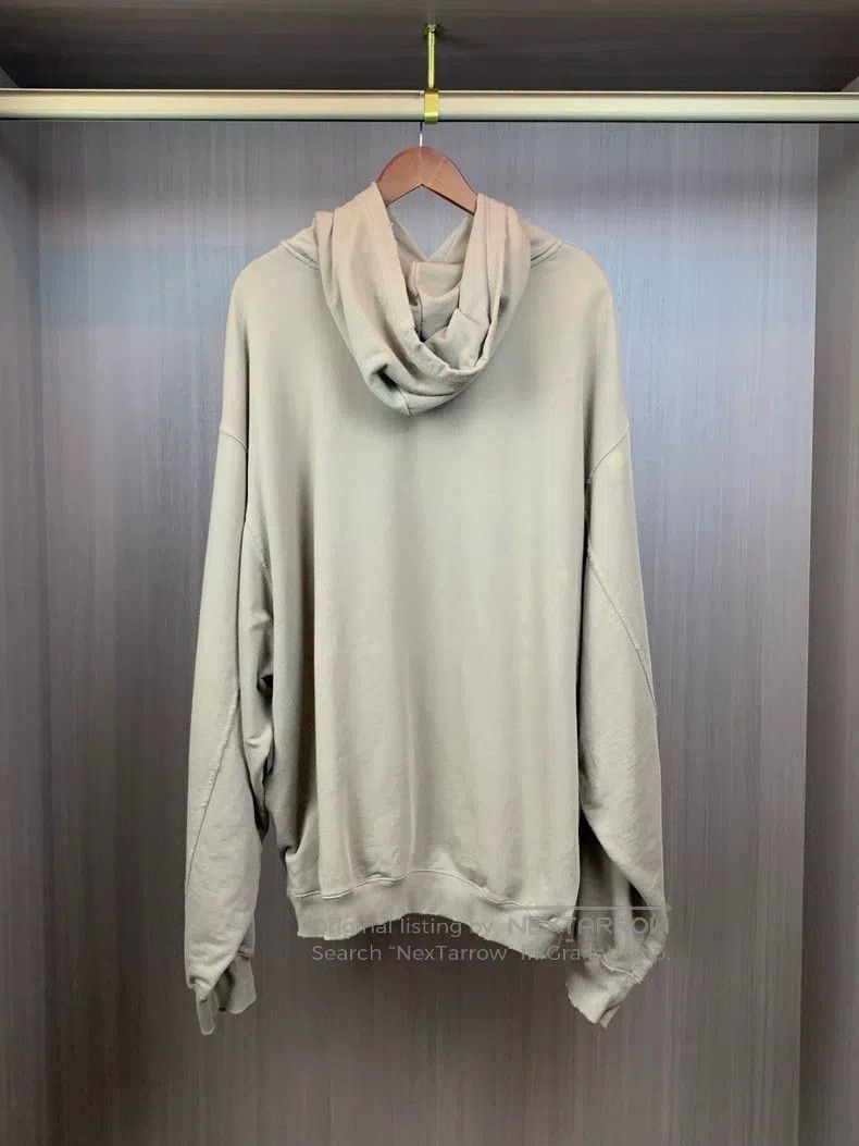 Balenciaga Balenciaga Distressed Hoodie Size US S / EU 44-46 / 1 - 2 Thumbnail