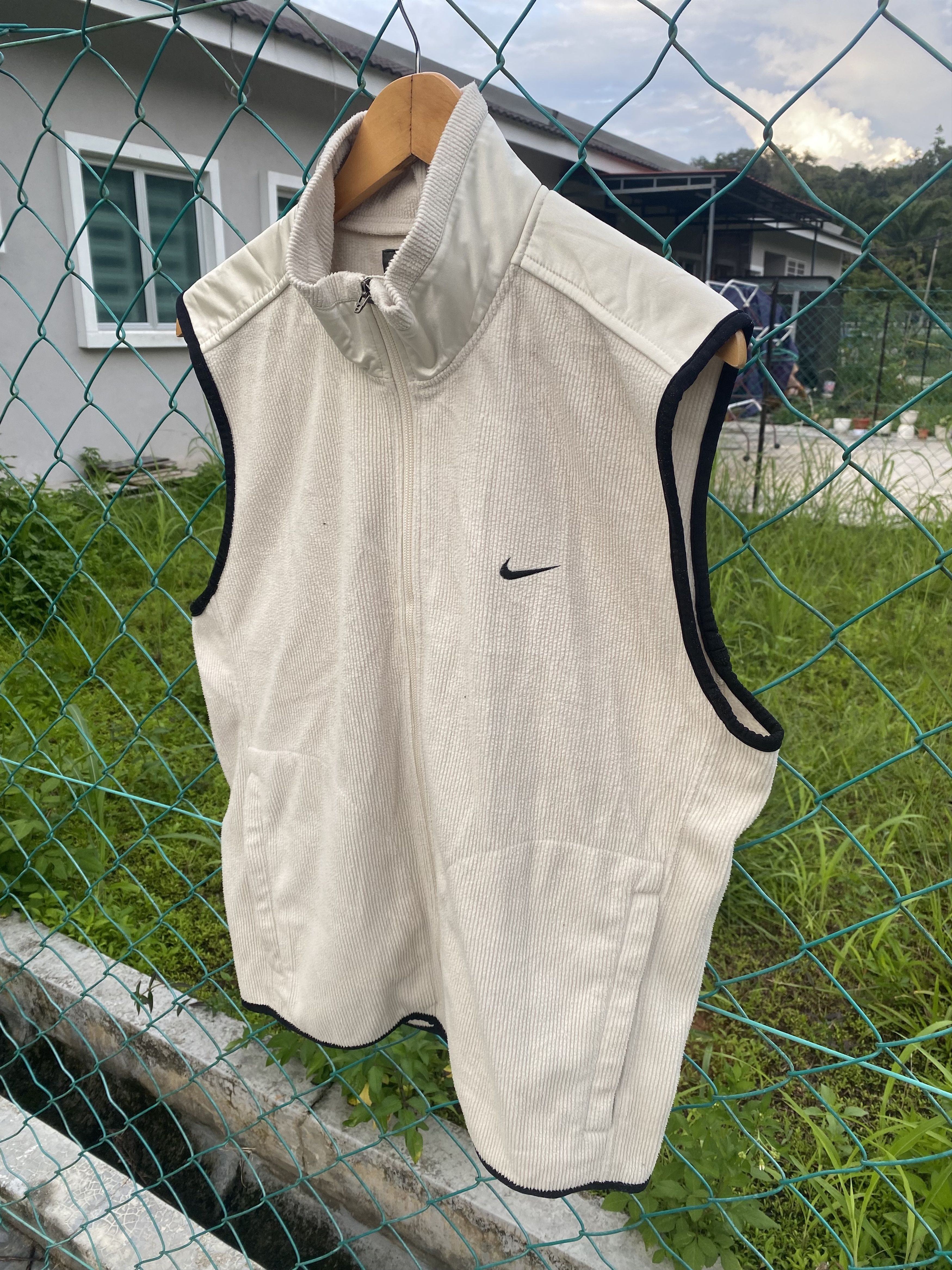 Nike Vintage Nike Golf Vest Size US M / EU 48-50 / 2 - 3 Thumbnail
