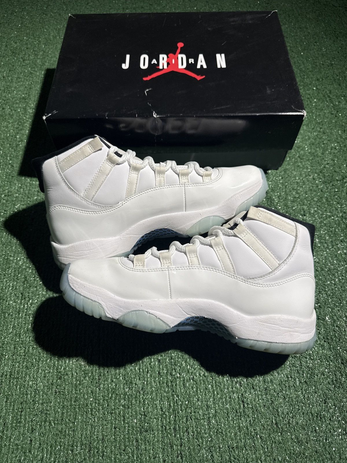 Jordan Brand Jordan 11 Legend Blue 2024 Size US 9 / EU 42 - 3 Thumbnail