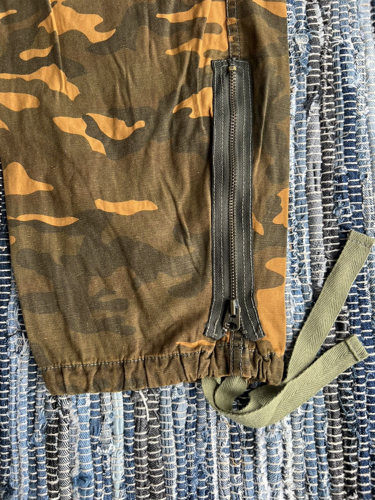 Abercrombie & Fitch Vintage Abercrombie Fitch Orange Camo Parachute Cargo Pants Size US 32 / EU 48 - 8 Thumbnail