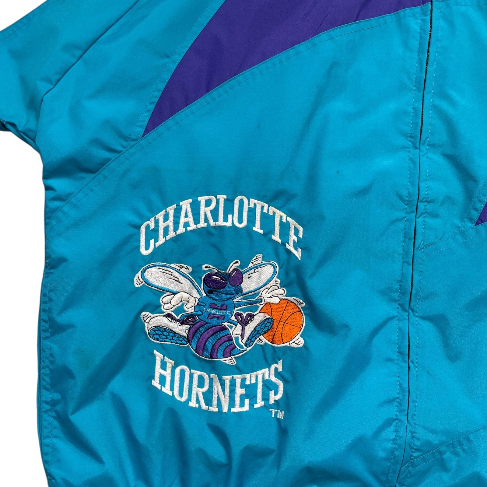 NBA VTG 90s CHARLOTTE HORNETS LOGO ATHLETIC SHARKTOOTH JACKET Size US L / EU 52-54 / 3 - 10 Thumbnail