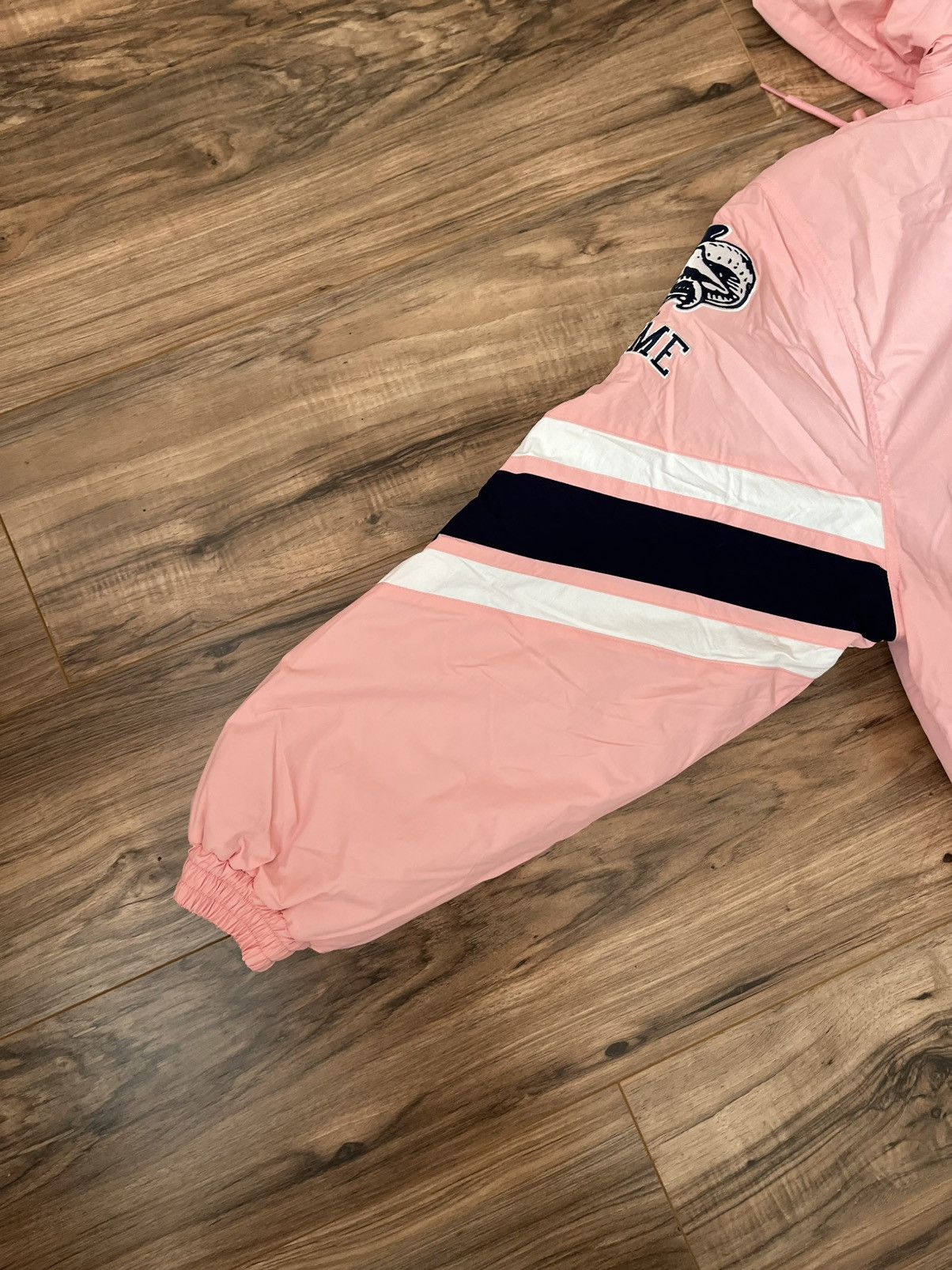 Mitchell & Ness × NCAA × Supreme Supreme Mitchell & Ness NCAA Hooded Stadium Jacket Size US L / EU 52-54 / 3 - 4 Thumbnail