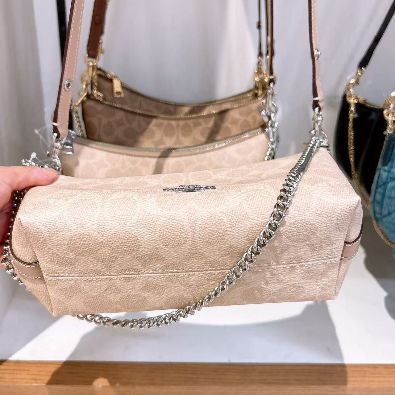 Coach Caitlin Shoulder Bag In Signature Canvas CEK80 Size ONE SIZE - 2 Thumbnail