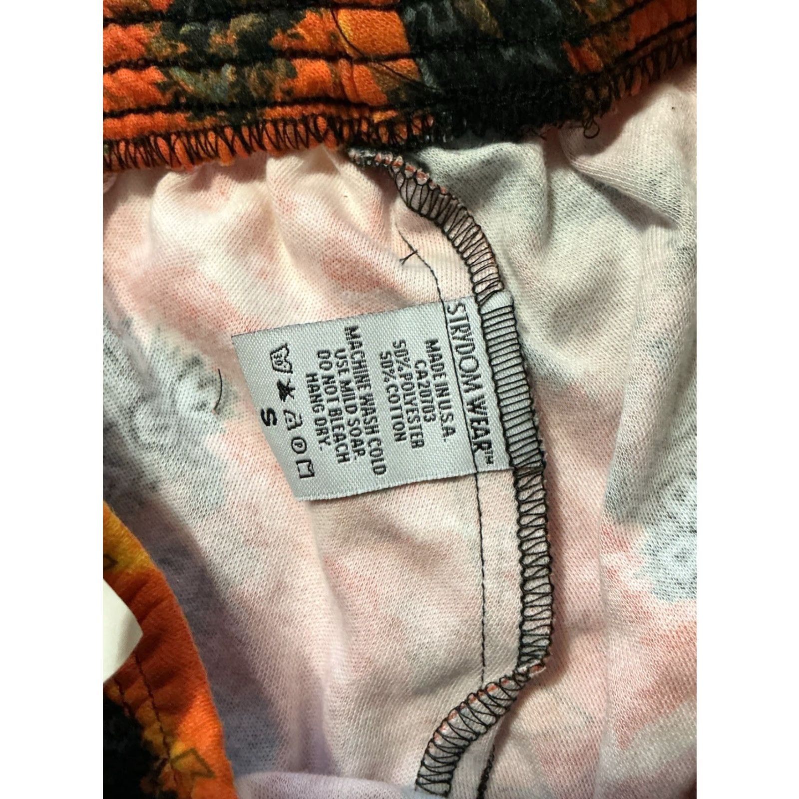 Vintage VINTAGE California Crazee Wear Orange Flames Fire AOP Muscle Beach Shorts S Mens Size US 29 - 5 Thumbnail
