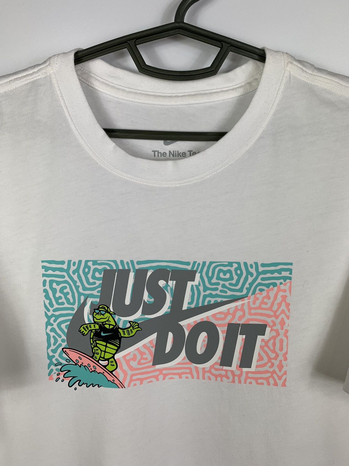 Nike Nike Just Do It Surfin Turtle 🐢 T-Shirt Size US XL / EU 56 / 4 - 2 Thumbnail