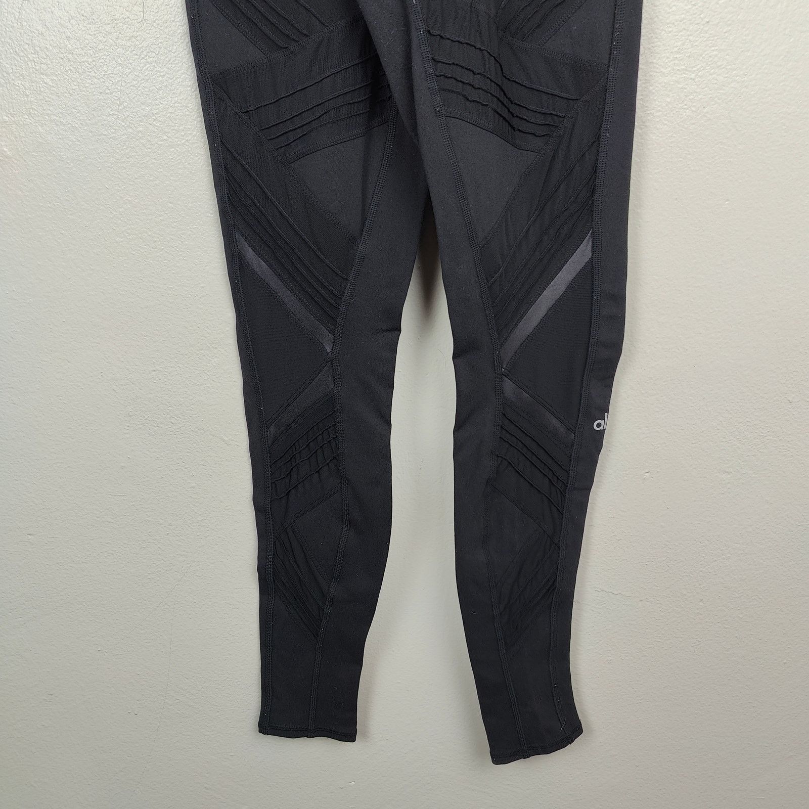 Alo Yoga Alo Yoga Radiance Leggings Womens Small Black Eyelet Size 28" / US 6 / IT 42 - 3 Thumbnail