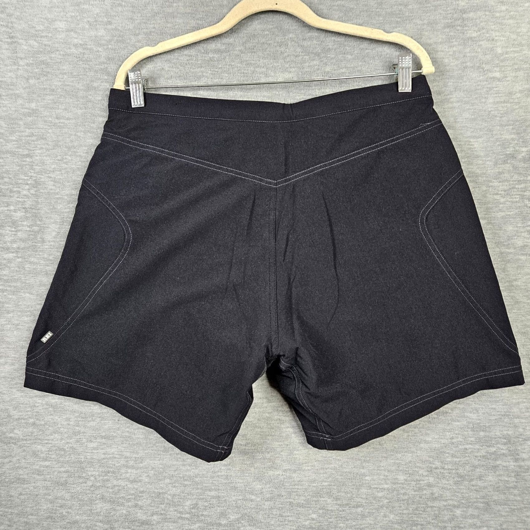 Vintage REI Women’s Belted Maverick Bike Red Padded Seat Cycling Short Size L Size 36" / US 14 / IT 50 - 3 Thumbnail