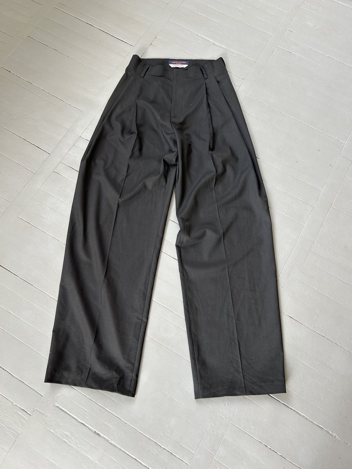Louis Vuitton Louis Vuitton uniforms black classic basic wool pants Size US 36 / EU 52 - 1 Thumbnail