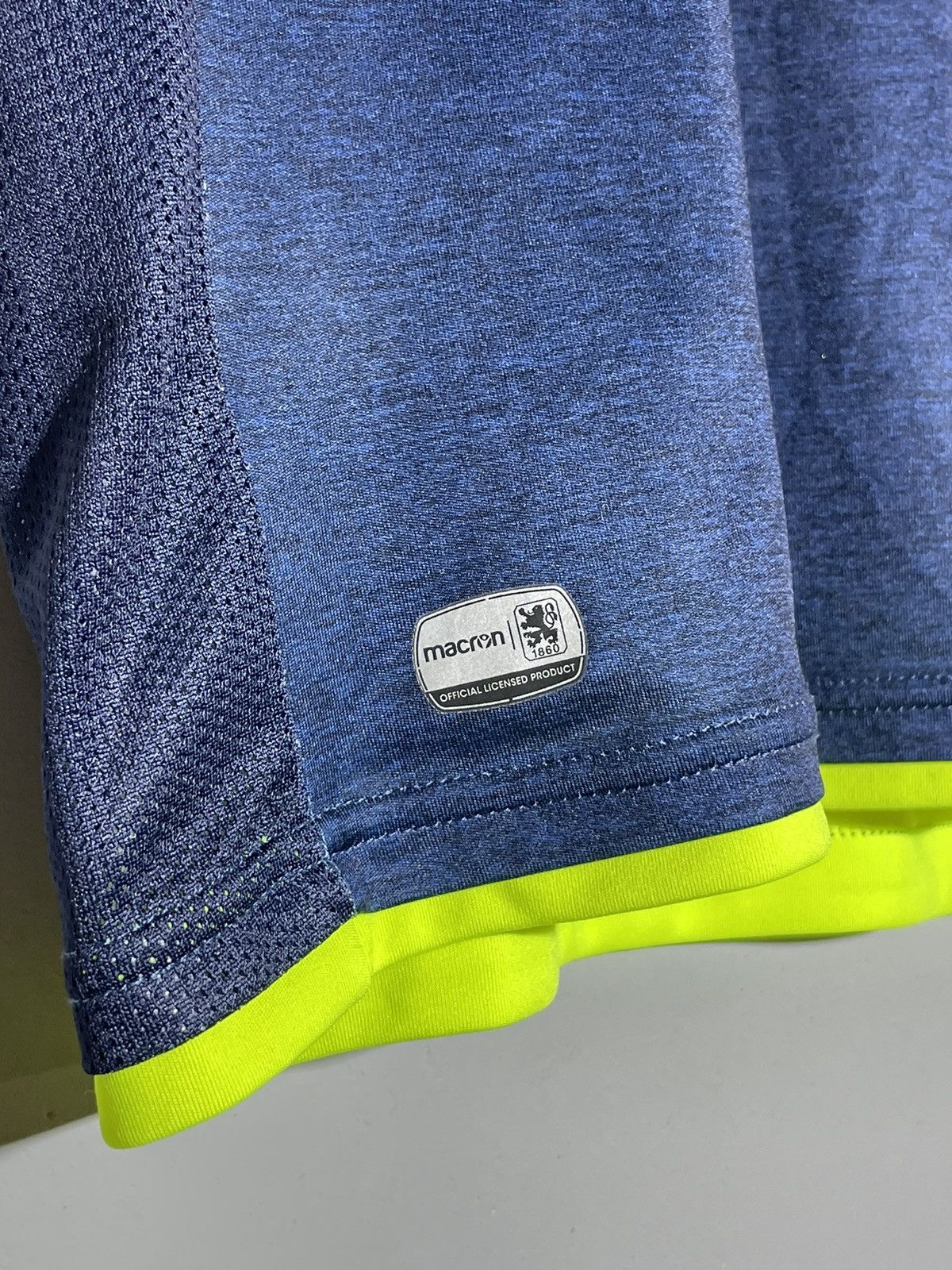 Macron TSV 1860 München Hummel 2018/19 Away Y2k Football Shirt Size US S / EU 44-46 / 1 - 11 Thumbnail