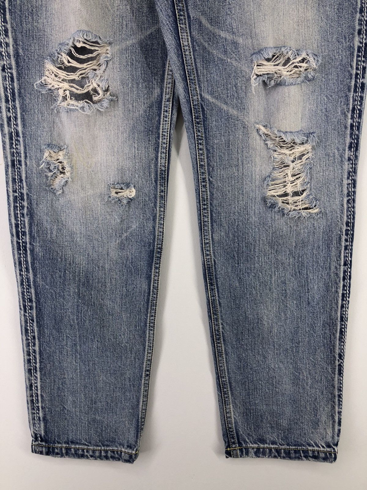 Japanese Brand Rodeo Crowns Back Ribbon Distressed Faded Blue Jeans Size 31" - 12 Thumbnail