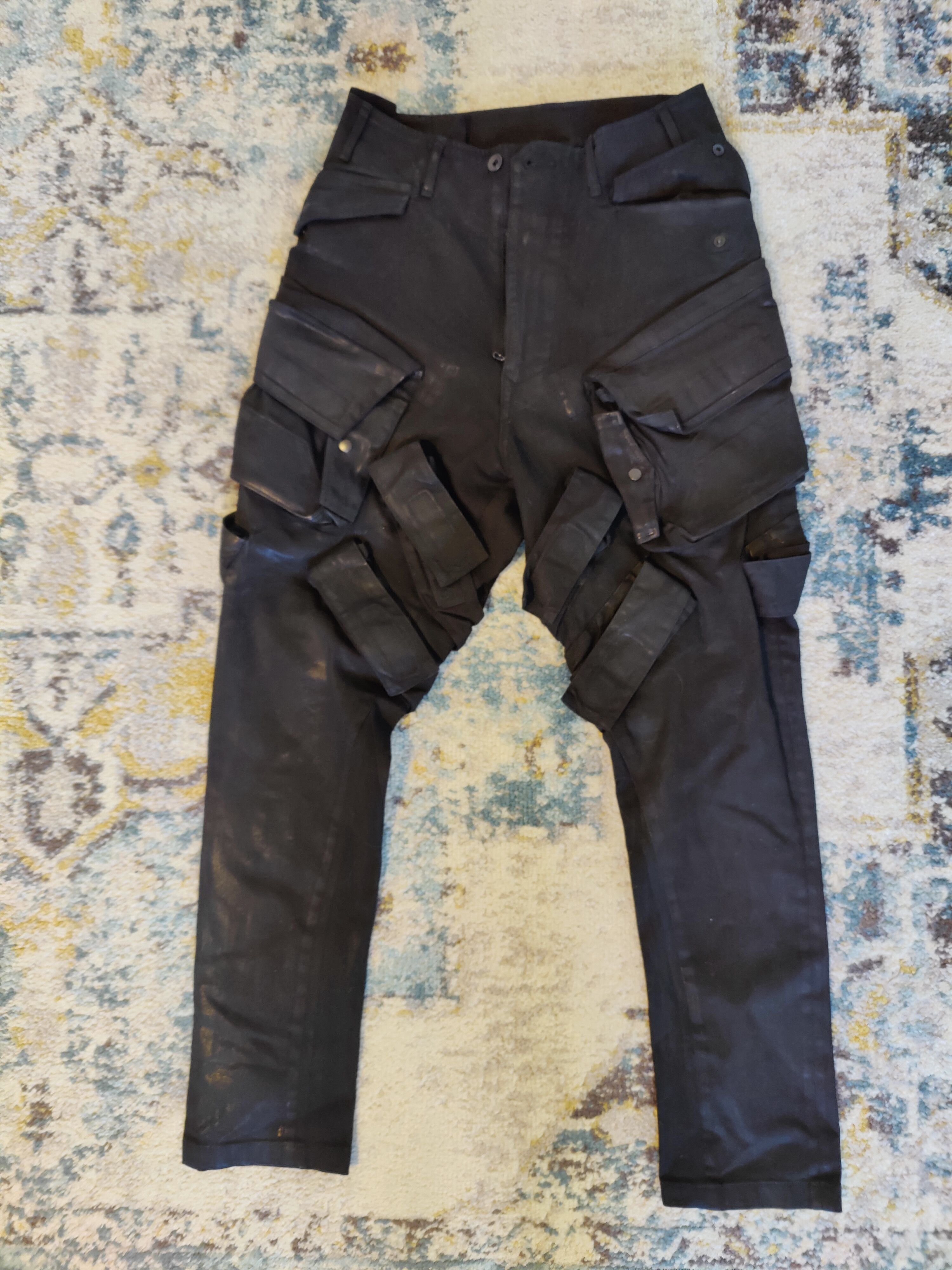 image of Julius Sphere Gasmask Pants 517Pam38C in Black, Men's (Size 30)