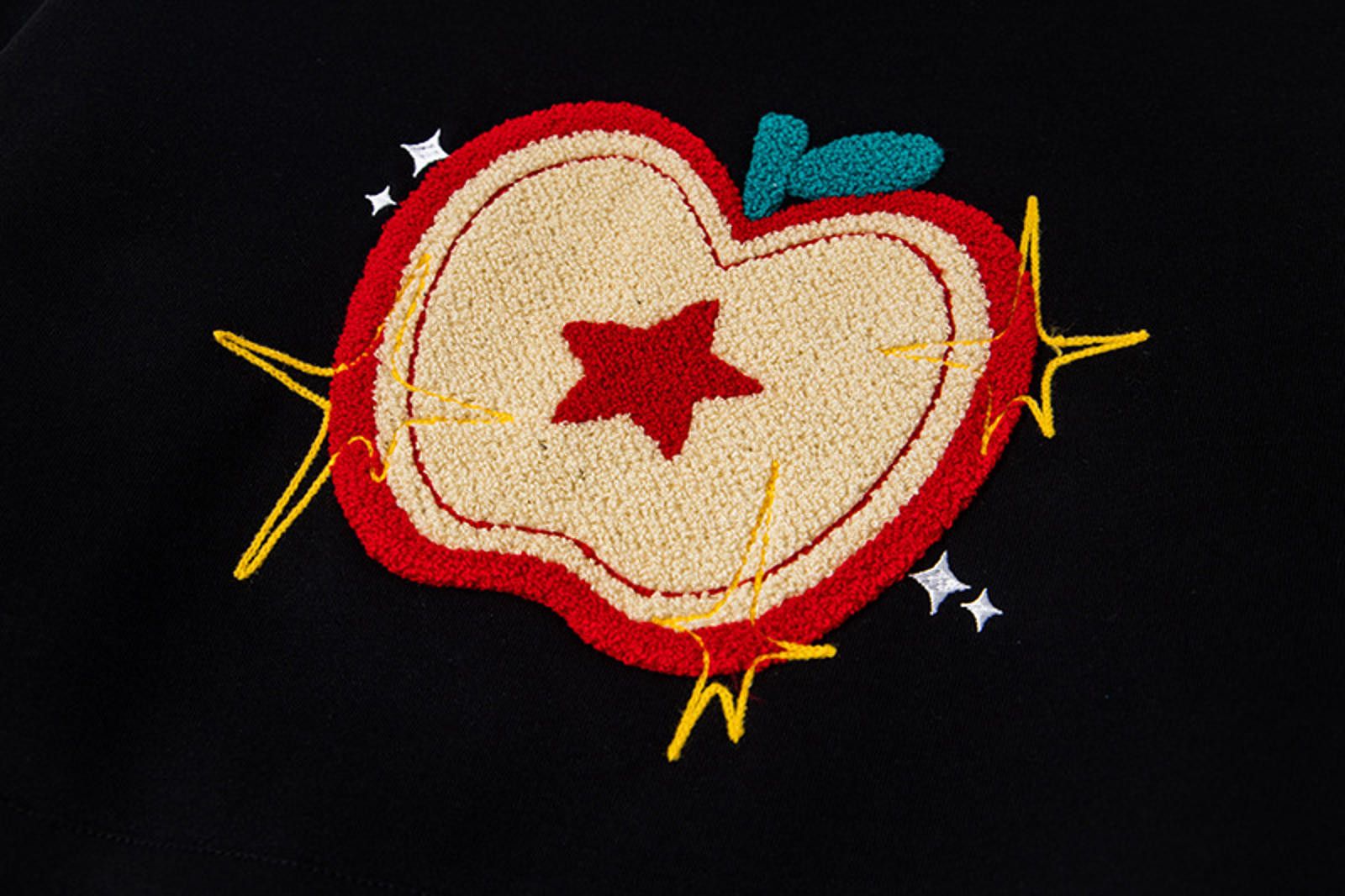 Japanese Brand Apple Graphic Pullover Hoodie Size US M / EU 48-50 / 2 - 5 Thumbnail