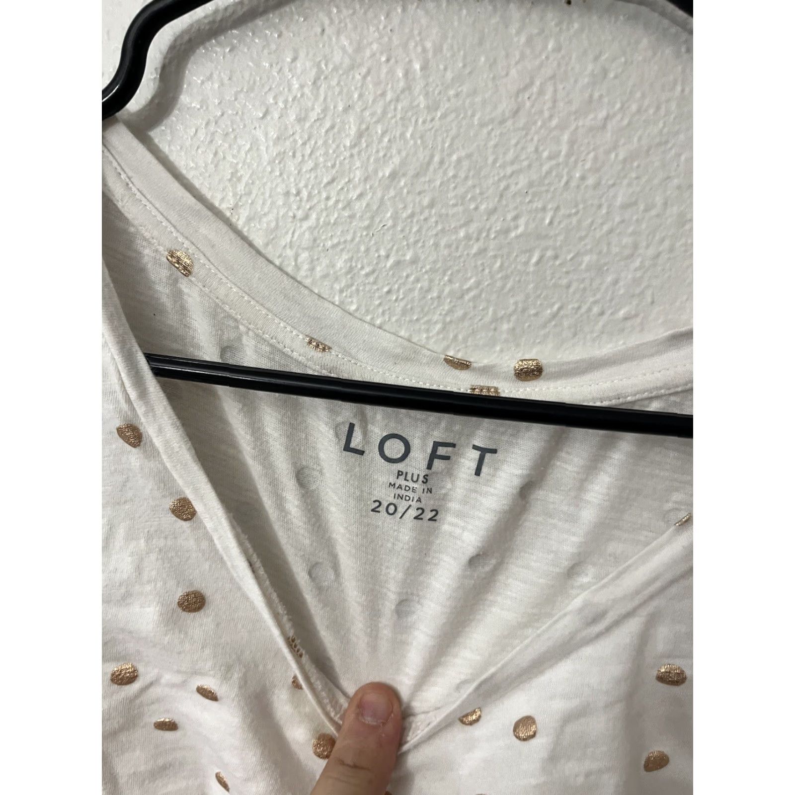 Loft VINTAGE Loft Plus 20/22 Crean W/Shiny Gold Polka Dot Scoop Neck Long Sleeve Tshirt Size 3XL / US 20-22 - 2 Thumbnail