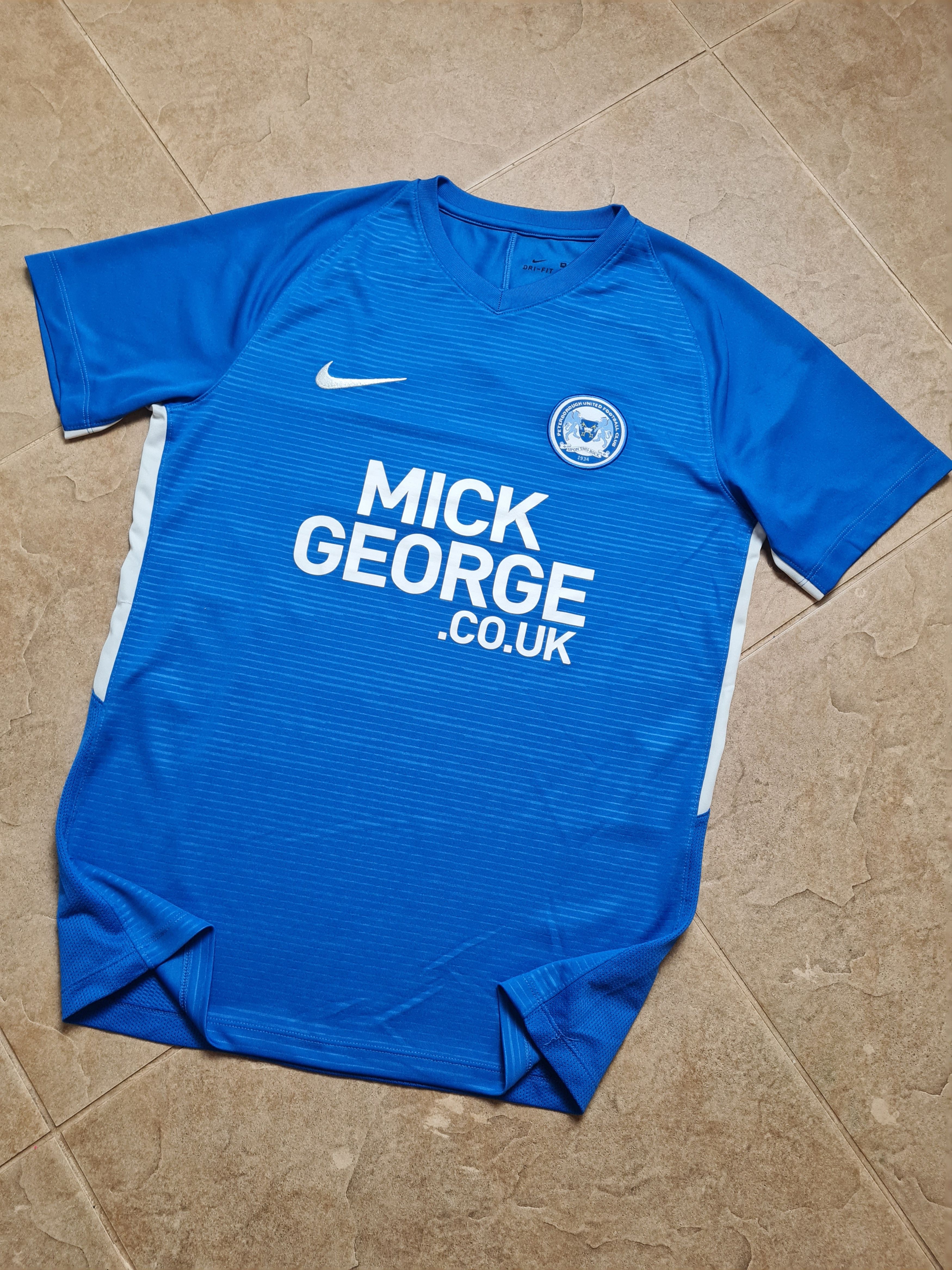Nike Nike Football Shirt 2016/2017 Peterborough United, Home Size US M / EU 48-50 / 2 - 4 Thumbnail