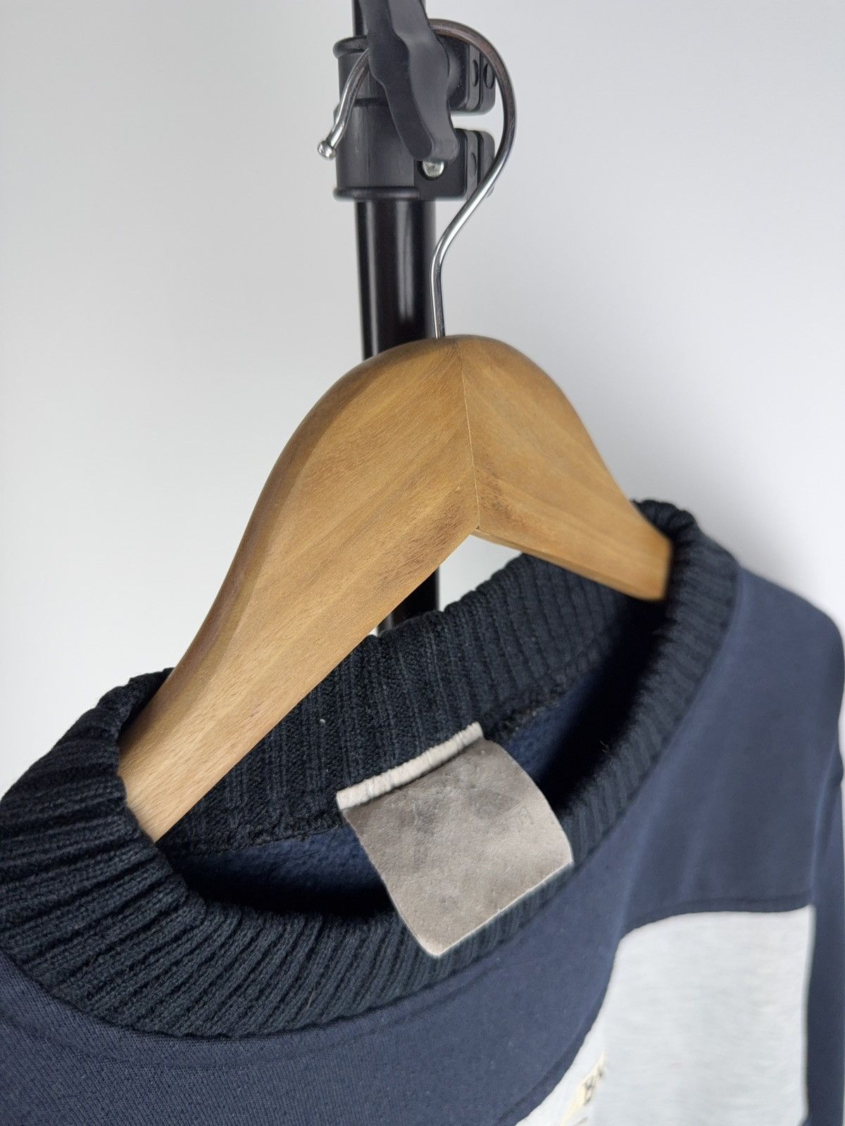 Vintage Vintage 90s Australia Wilderness Sweatshirt Navy Crewneck Size US L / EU 52-54 / 3 - 6 Thumbnail