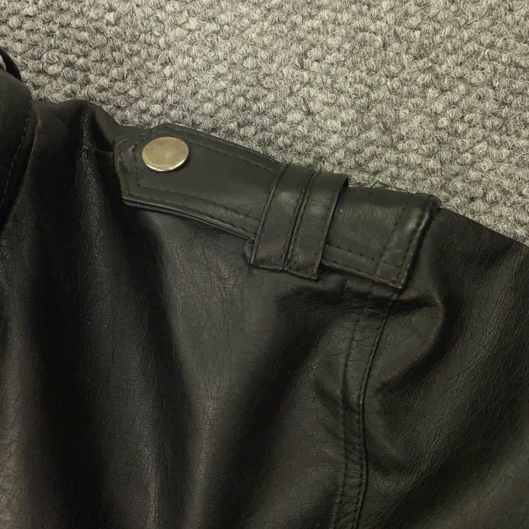 Vintage AOWOFS Mens Jacket Black Faux Leather Zip Biker Motorcycle Style Coat Lined Pockets Size US M / EU 48-50 / 2 - 6 Thumbnail
