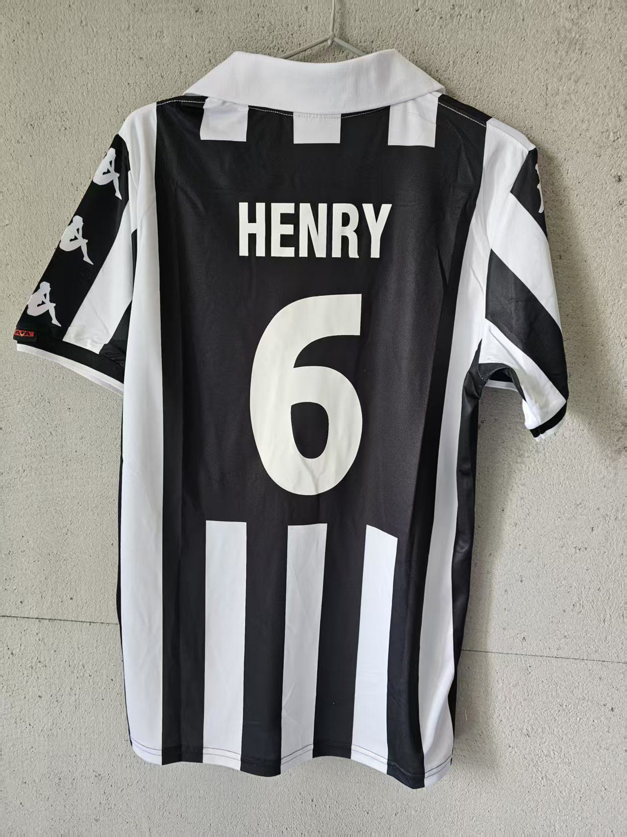 Other Thierry Henry Jersey 1999 2000 Juventus Size US XL / EU 56 / 4 - 2 Thumbnail