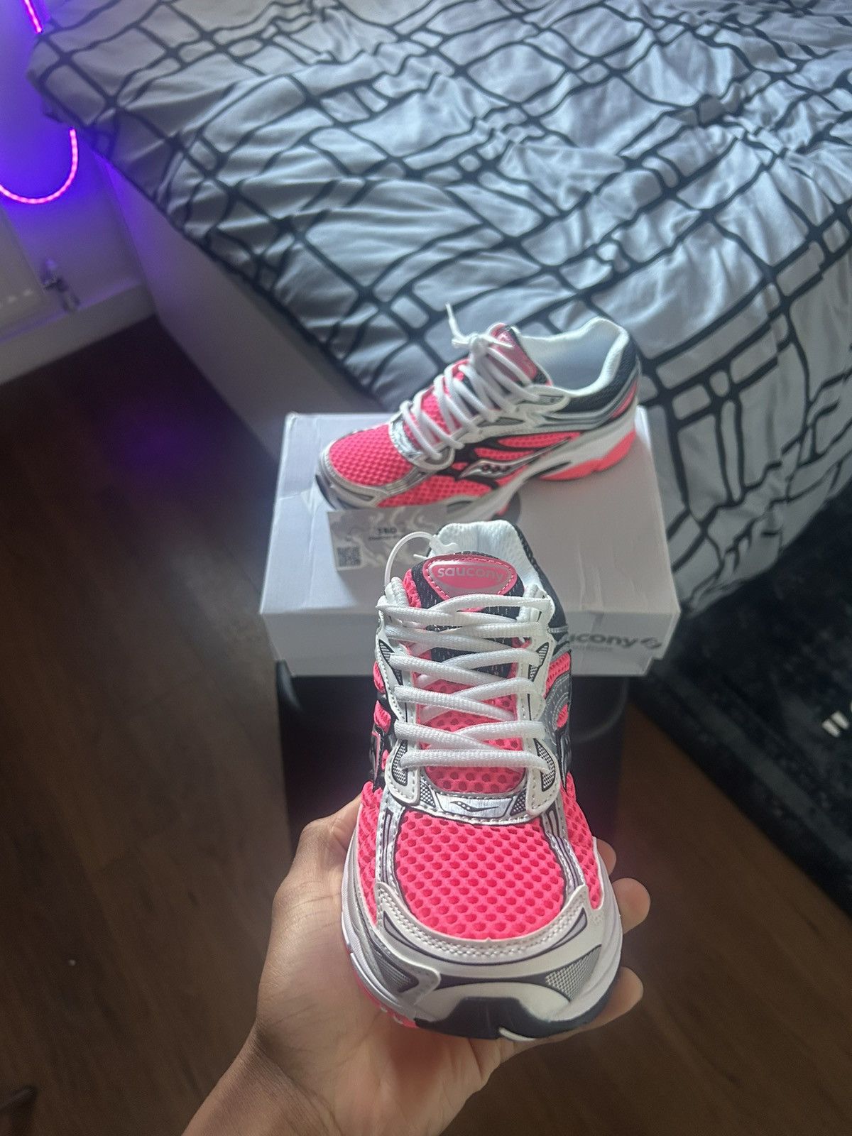 Saucony Saucony Omni Grid 9 - Pink Silver Size US 6 / EU 39 - 3 Thumbnail