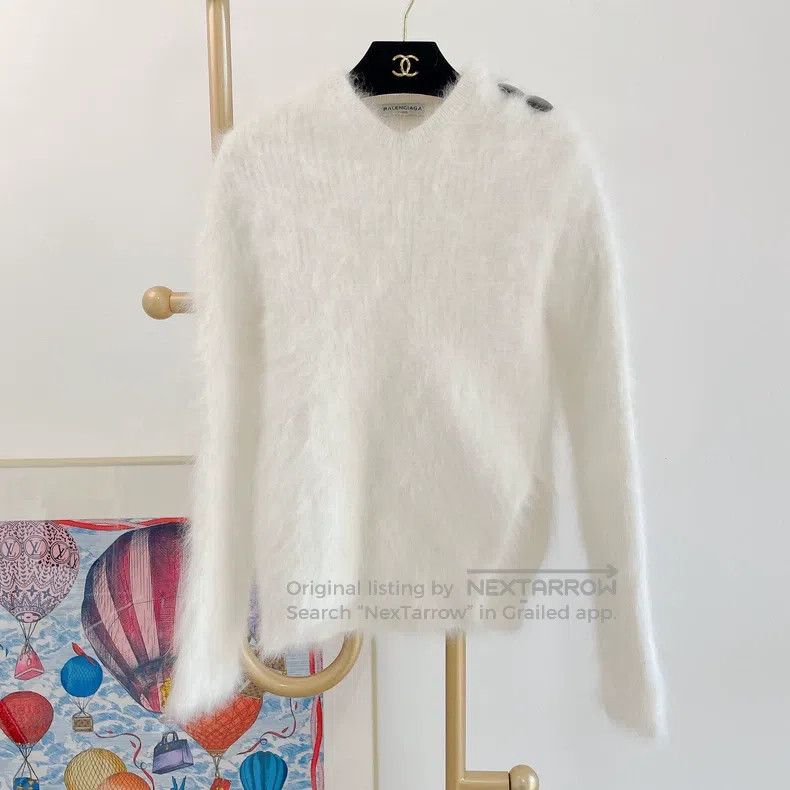 Balenciaga Balenciaga White Fuzzy Knit Top Size XS / US 0-2 / IT 36-38 - 1 Thumbnail