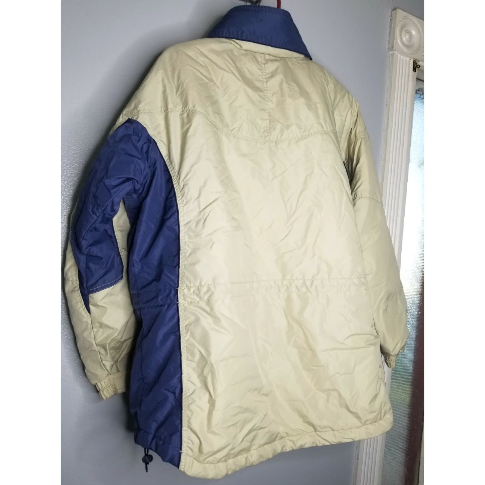 Vintage VINTAGE Columbia Sportswear Jacket Womens XL Beige Navy Snow Heavy Size XL / US 12-14 / IT 48-50 - 2 Thumbnail