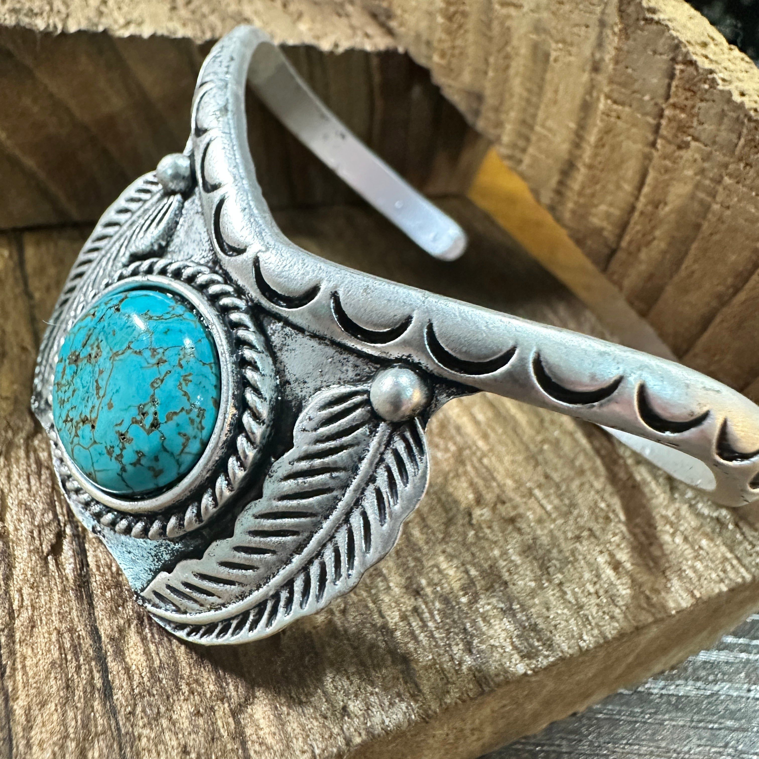 Other Turquoise Cuff Bracelet - Elegant Natural Stone Design, West Size ONE SIZE - 8 Thumbnail