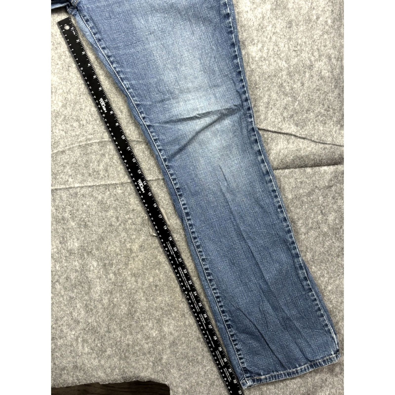 Levi's Levis Jeans Womens 550 Relaxed Bootcut Medium Wash Size 14 Long Denim Cotton Spandex 5-Pocket USA Logo Vintage Style 90s Size 36" / US 14 / IT 50 - 5 Thumbnail