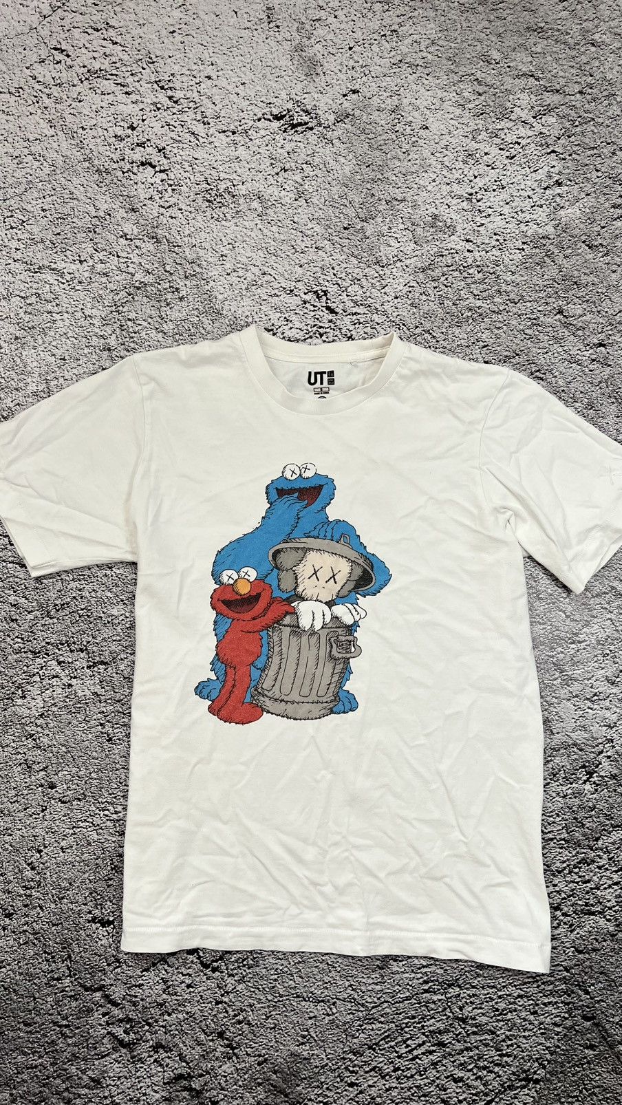 Kaws × Uniqlo Kaws x Uniqlo UT Sesame Street T shirt Size US S / EU 44-46 / 1 - 2 Thumbnail