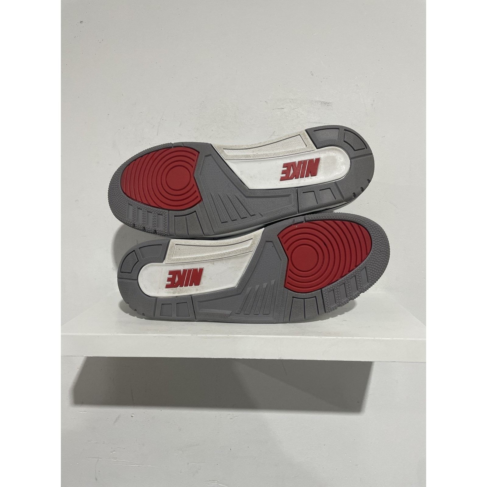 Nike JORDAN 3 RETRO OG BLACK CEMENT (2024) SIZE 11.5 PREOWNED Size US 11.5 / EU 44-45 - 5 Thumbnail
